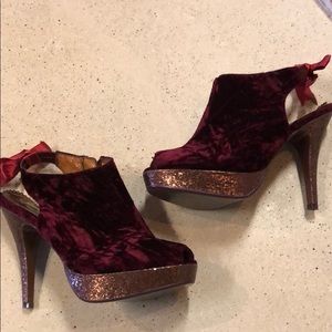 Poetic License Velvet Platform Heels - Size 7 1/2